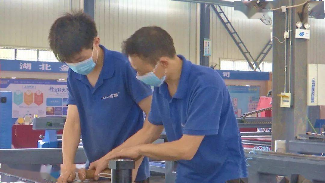 湖北金飞翼：疫情之年生产效益增长三成(图2)
